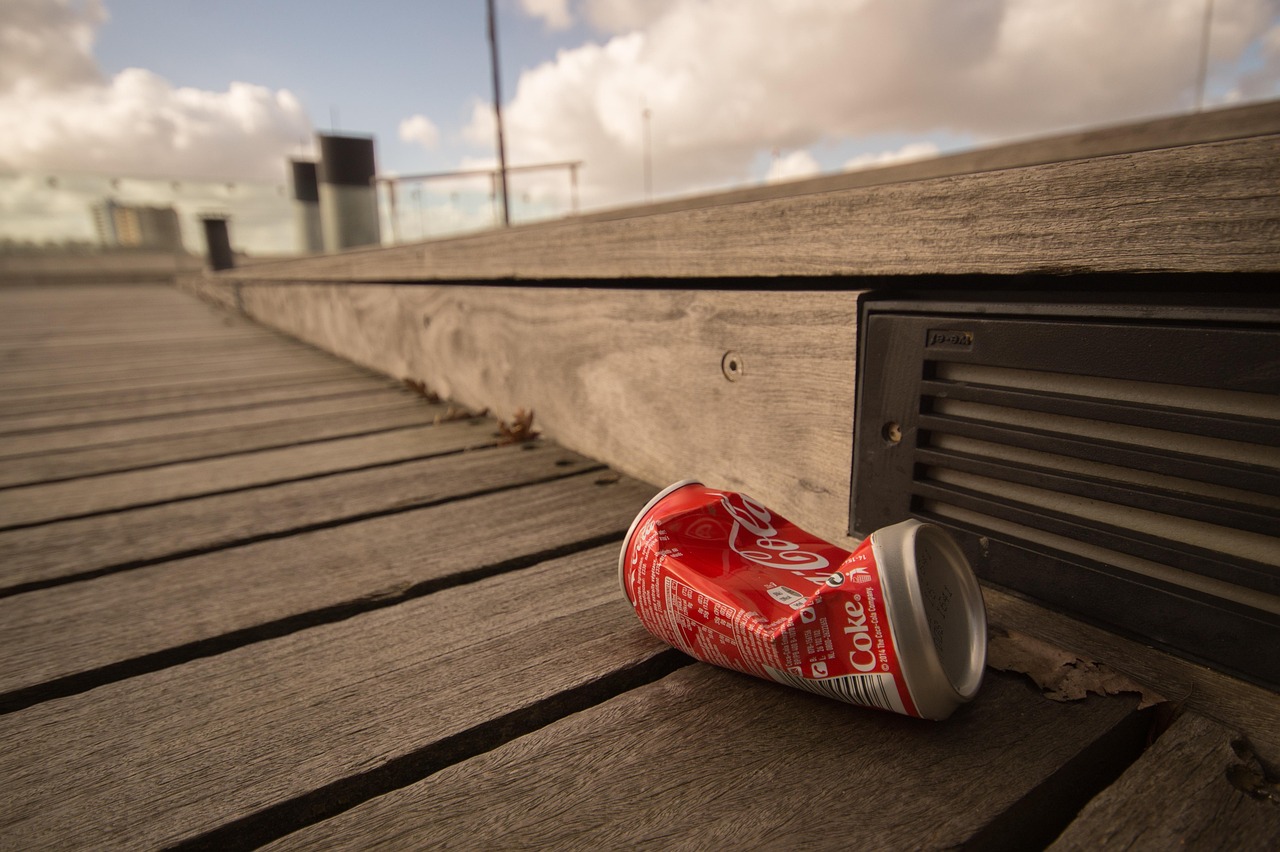 Oude loopplanken hergebruikt voor duurzaam houtwerk. Oude loopplanken hergebruikt voor duurzaam houtwerk.